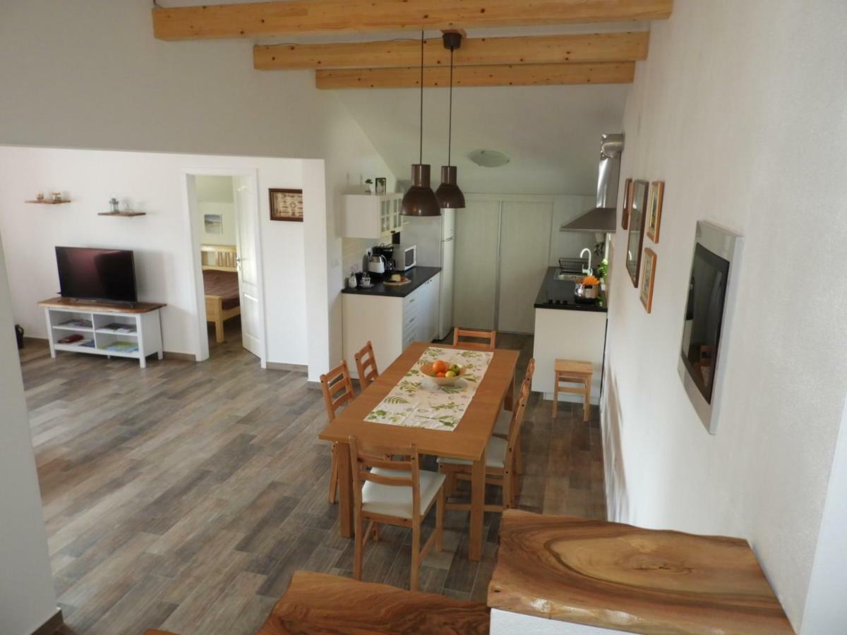 Apartment Thea Pula Luaran gambar