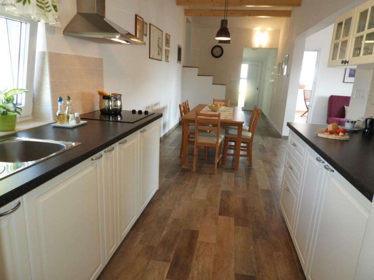 Apartment Thea Pula Luaran gambar